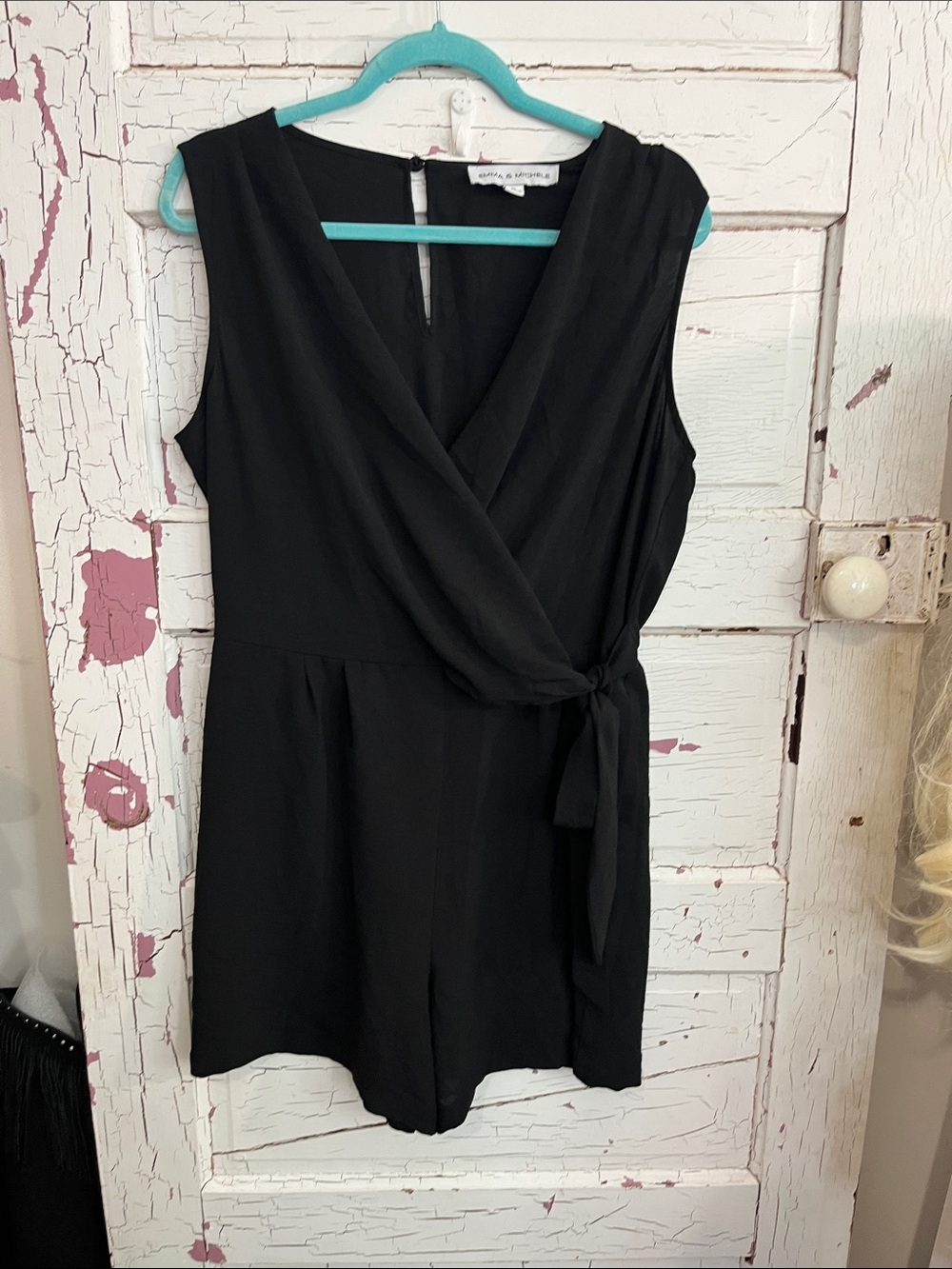 Emma & Michele Black wrap front Sleeveless Romper Key hole back Sz XL